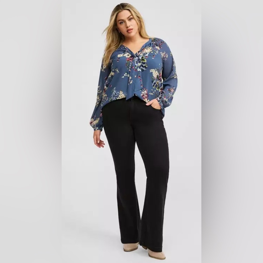 Torrid Crinkle Chiffon Raglan Tie Front Blouse 3 NWT
